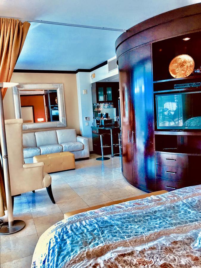 Apartment At De Soleil Hotel On Ocean Drive Miami Beach Exterior photo